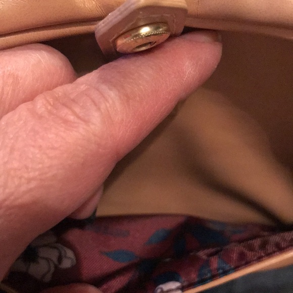 DOTERRA CROSSBODY ESSENTIAL OIL STORAGE - Picture 6 of 6